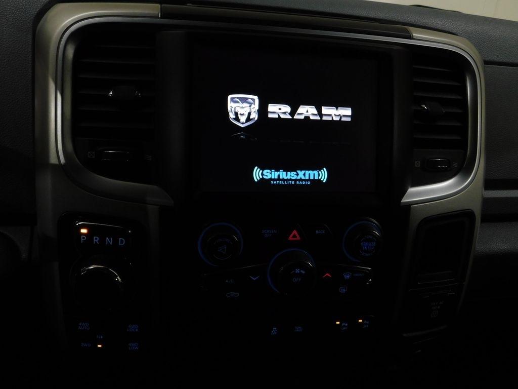 RAM 1500 SLT Crew Cab SWB 4WD 2016