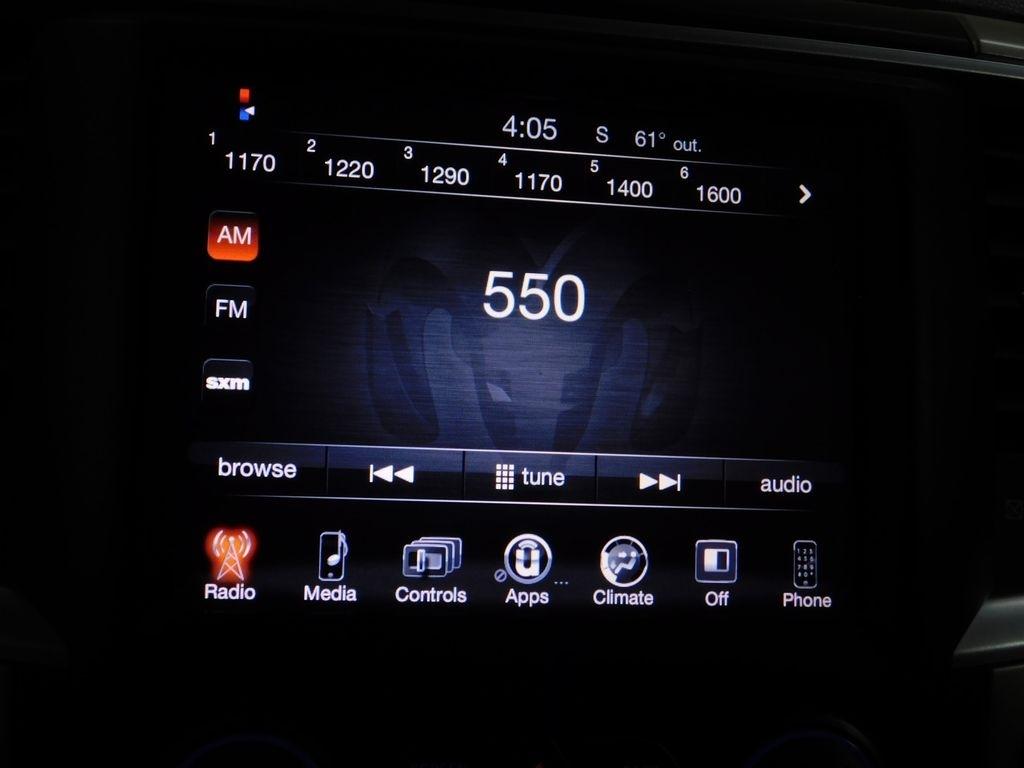 RAM 1500 SLT Crew Cab SWB 4WD 2016