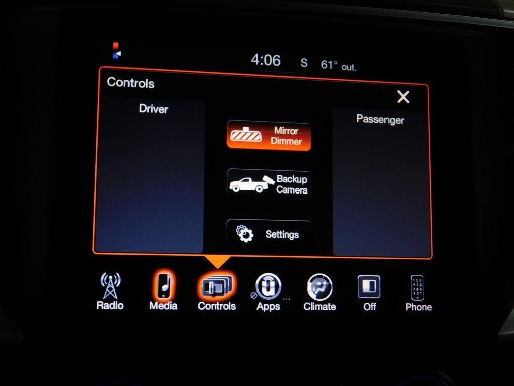 RAM 1500 SLT Crew Cab SWB 4WD 2016