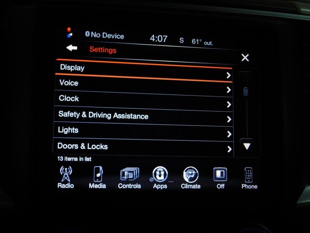 RAM 1500 SLT Crew Cab SWB 4WD 2016