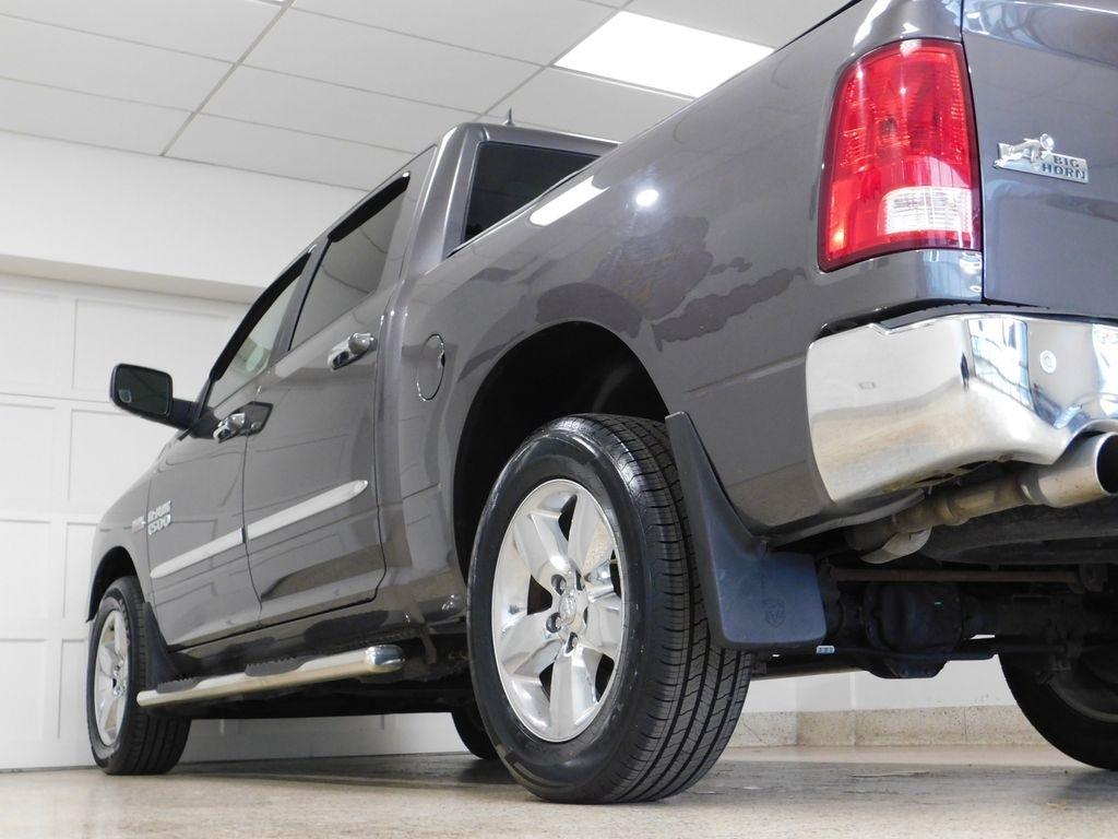 RAM 1500 SLT Crew Cab SWB 4WD 2016