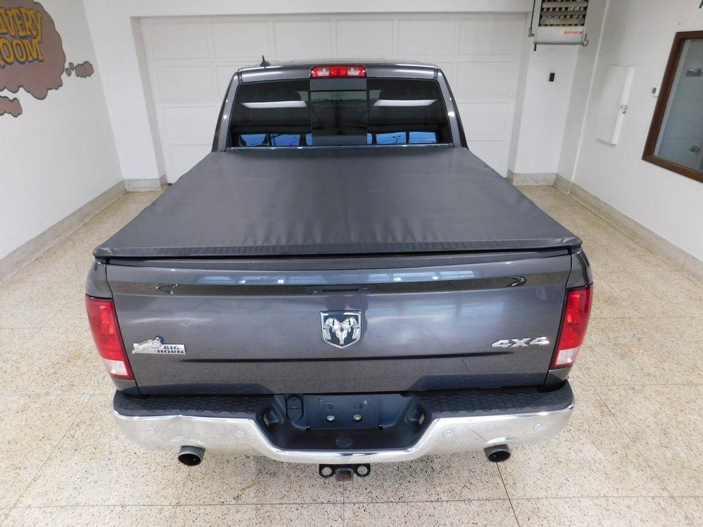 RAM 1500 SLT Crew Cab SWB 4WD 2016