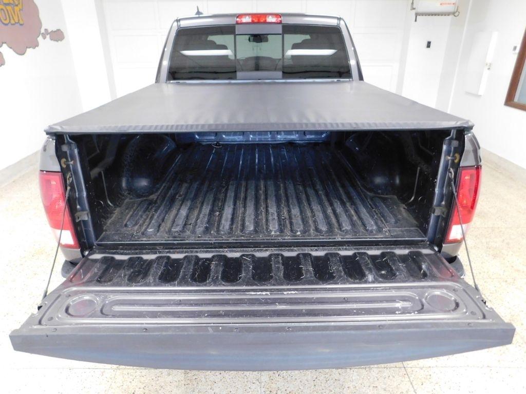 RAM 1500 SLT Crew Cab SWB 4WD 2016