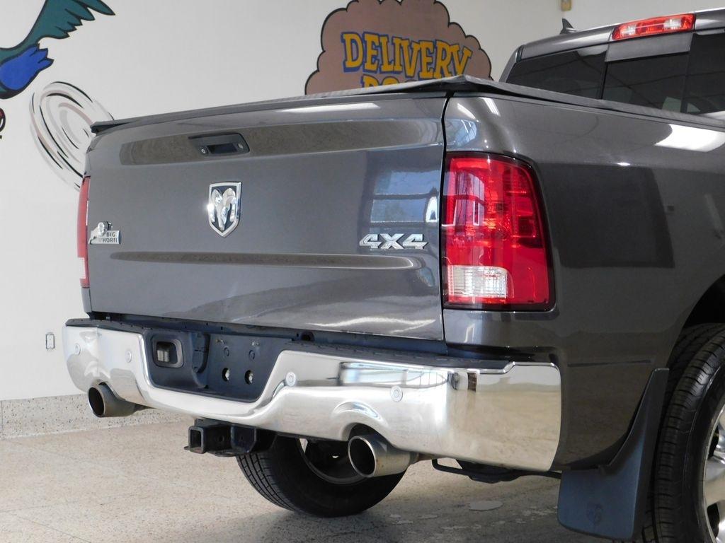 RAM 1500 SLT Crew Cab SWB 4WD 2016
