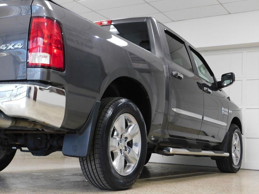 RAM 1500 SLT Crew Cab SWB 4WD 2016