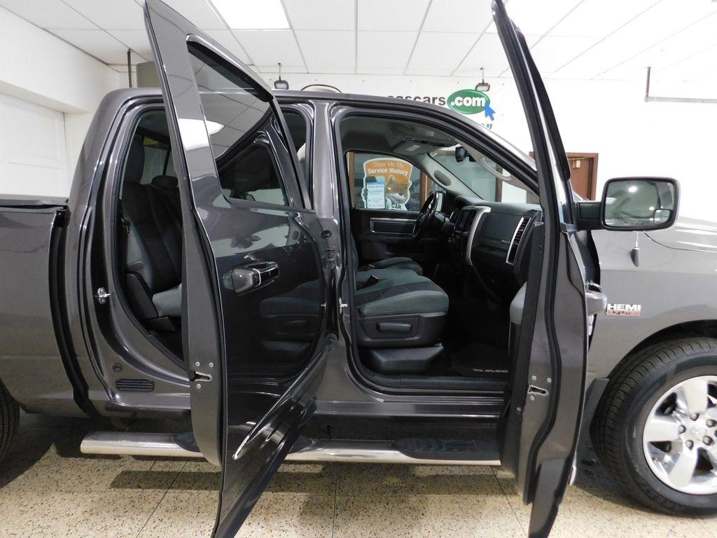 RAM 1500 SLT Crew Cab SWB 4WD 2016