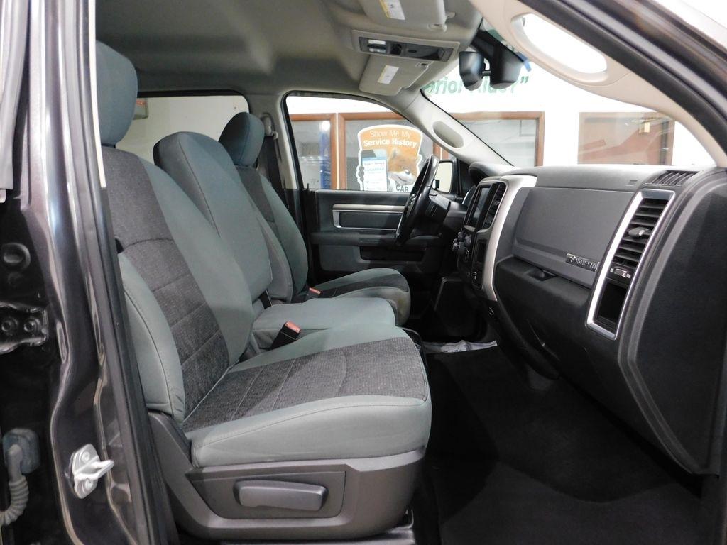 RAM 1500 SLT Crew Cab SWB 4WD 2016