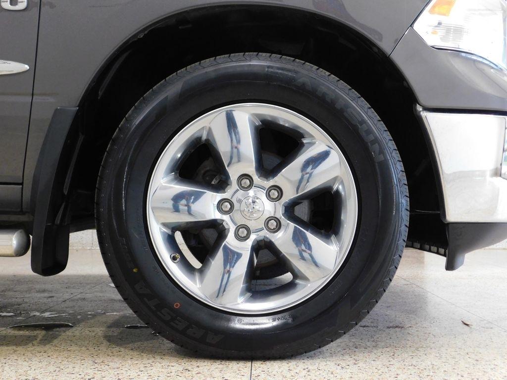 RAM 1500 SLT Crew Cab SWB 4WD 2016