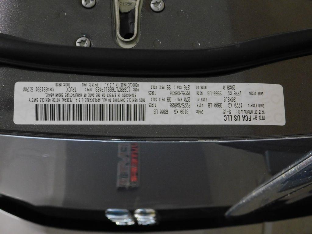 RAM 1500 SLT Crew Cab SWB 4WD 2016
