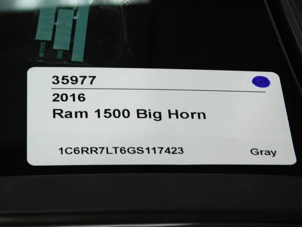 RAM 1500 SLT Crew Cab SWB 4WD 2016