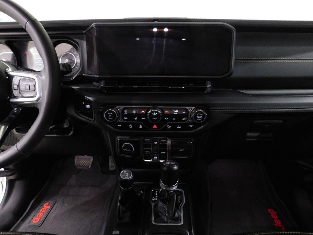 Jeep Wrangler Sahara 2024