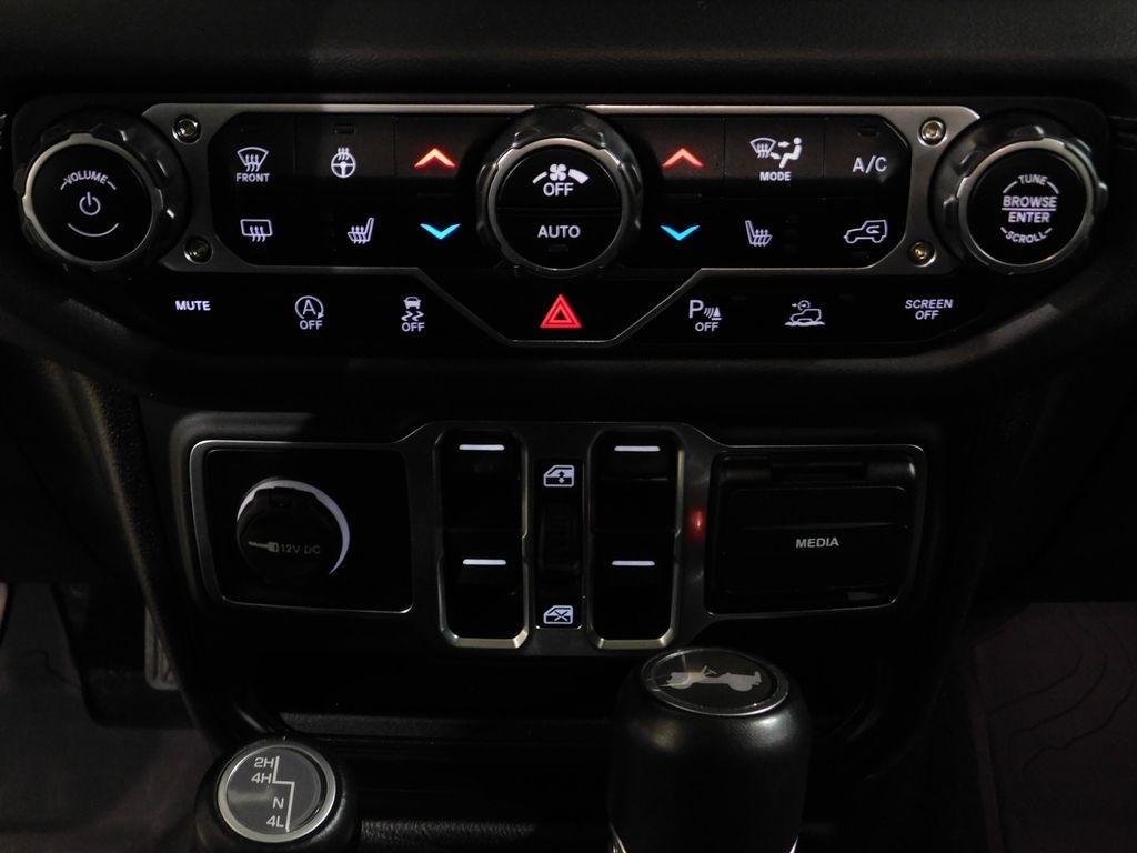 Jeep Wrangler Sahara 2024