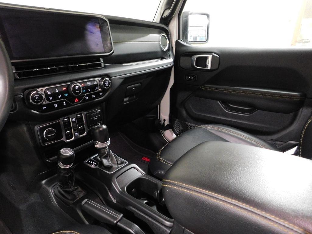 Jeep Wrangler Sahara 2024