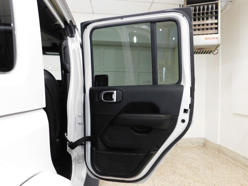 Jeep Wrangler Sahara 2024