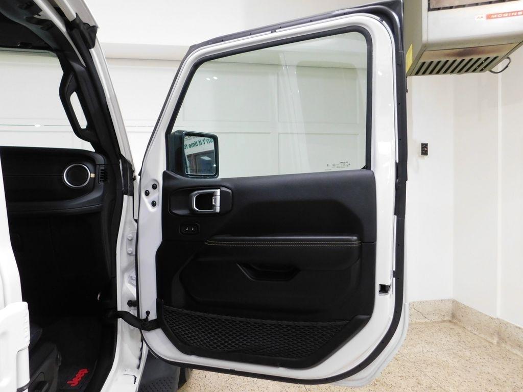 Jeep Wrangler Sahara 2024