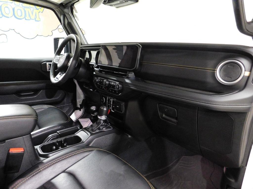 Jeep Wrangler Sahara 2024