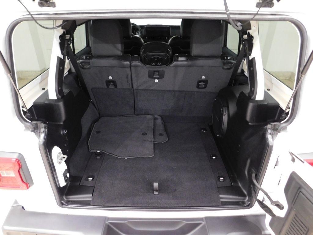 Jeep Wrangler Sahara 2024