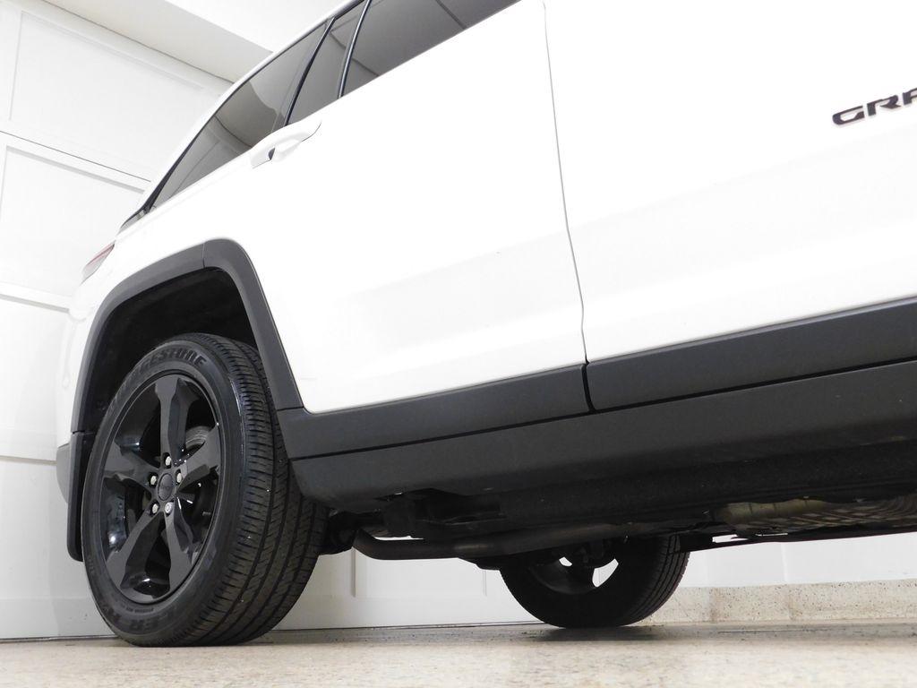 Jeep Grand Cherokee Laredo 4WD 2023