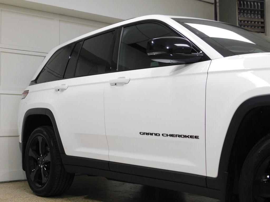 Jeep Grand Cherokee Laredo 4WD 2023