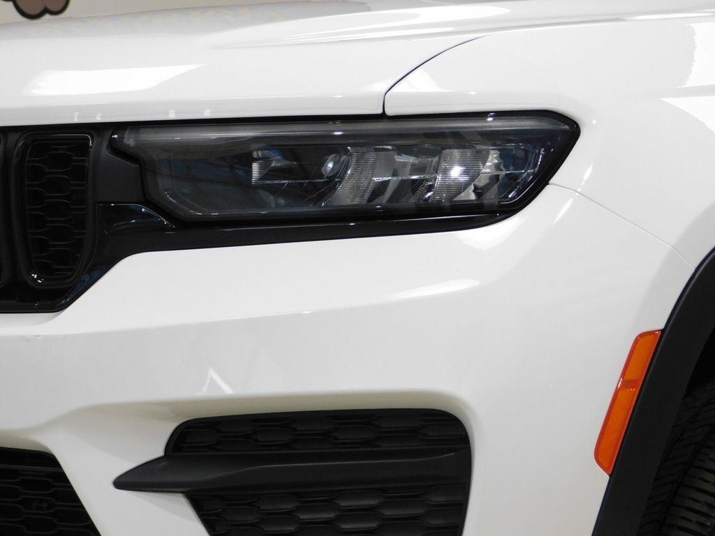 Jeep Grand Cherokee Laredo 4WD 2023