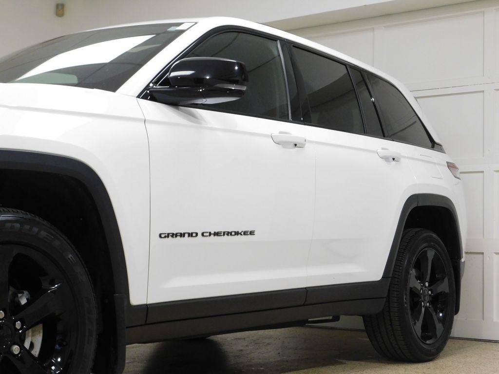 Jeep Grand Cherokee Laredo 4WD 2023