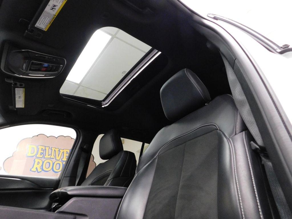 Jeep Grand Cherokee Laredo 4WD 2023