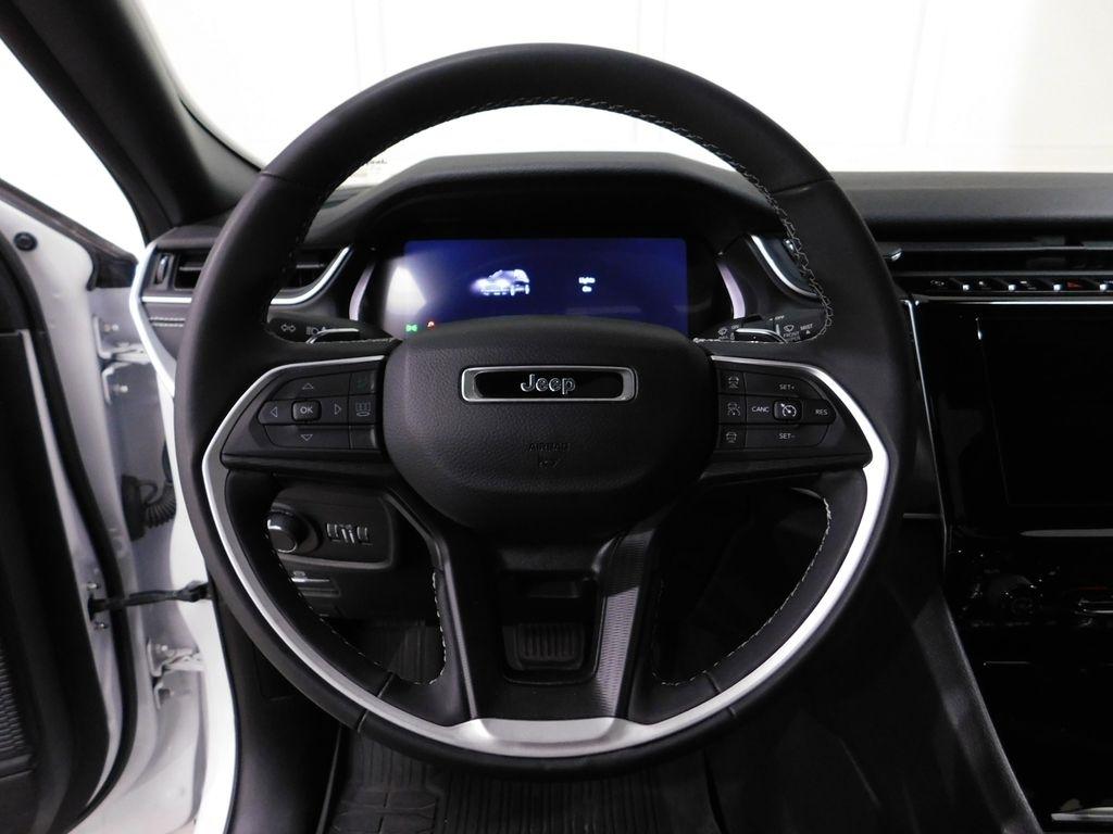 Jeep Grand Cherokee Laredo 4WD 2023