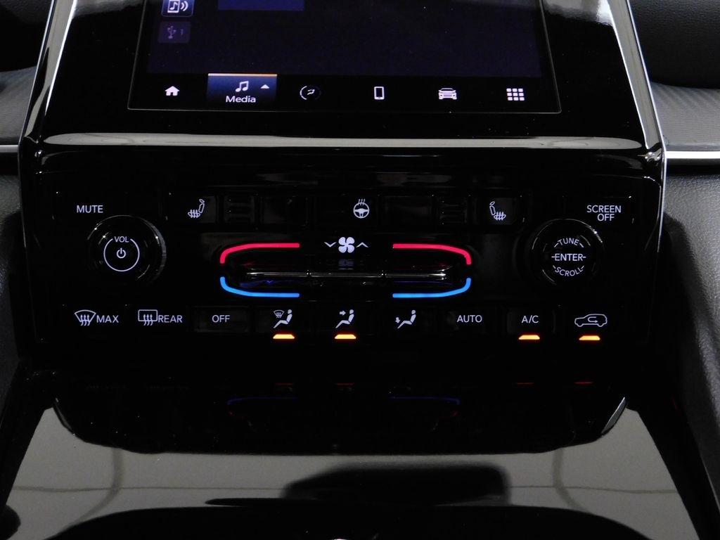 Jeep Grand Cherokee Laredo 4WD 2023