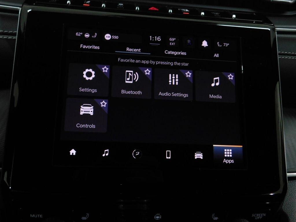 Jeep Grand Cherokee Laredo 4WD 2023