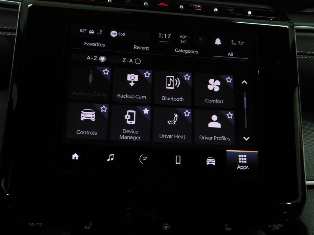 Jeep Grand Cherokee Laredo 4WD 2023