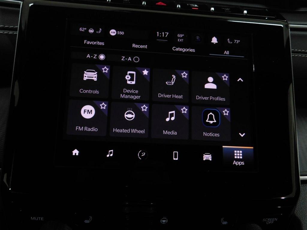 Jeep Grand Cherokee Laredo 4WD 2023
