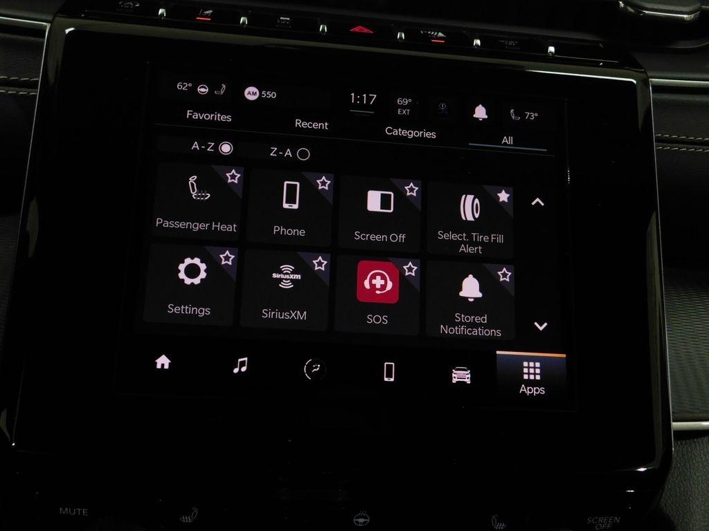 Jeep Grand Cherokee Laredo 4WD 2023