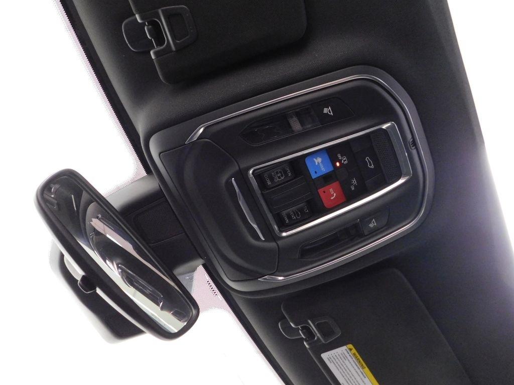Jeep Grand Cherokee Laredo 4WD 2023