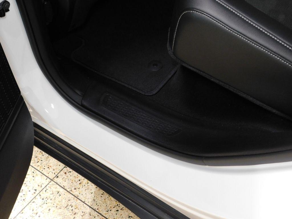Jeep Grand Cherokee Laredo 4WD 2023