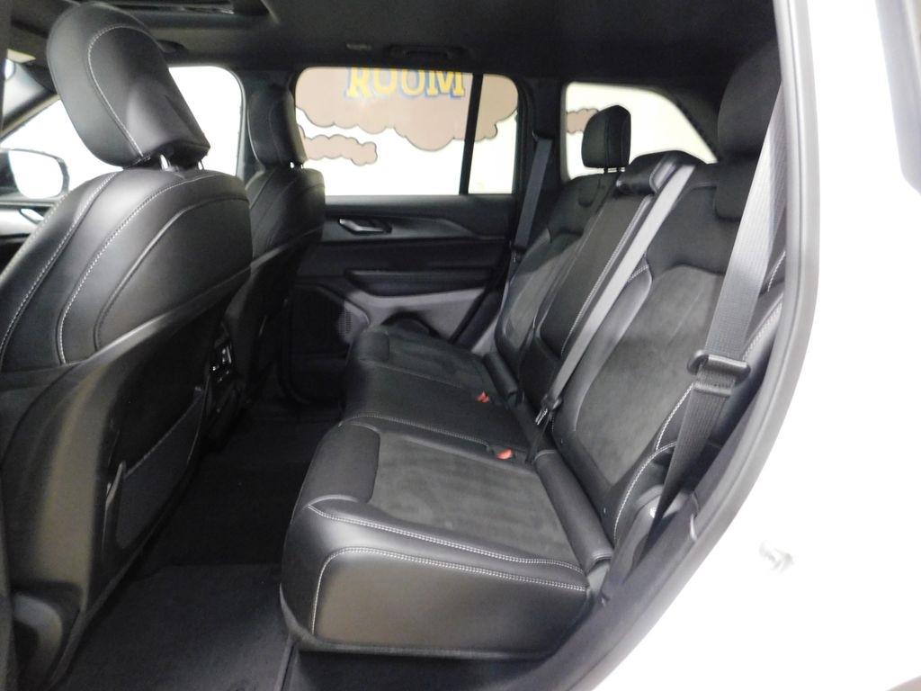 Jeep Grand Cherokee Laredo 4WD 2023