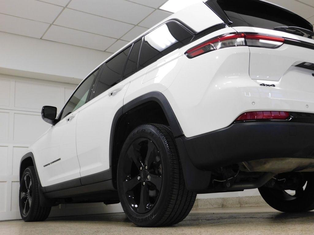 Jeep Grand Cherokee Laredo 4WD 2023