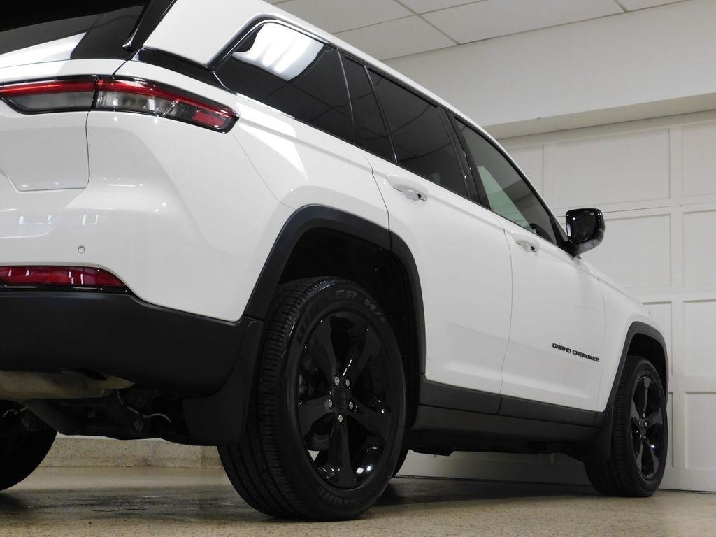 Jeep Grand Cherokee Laredo 4WD 2023