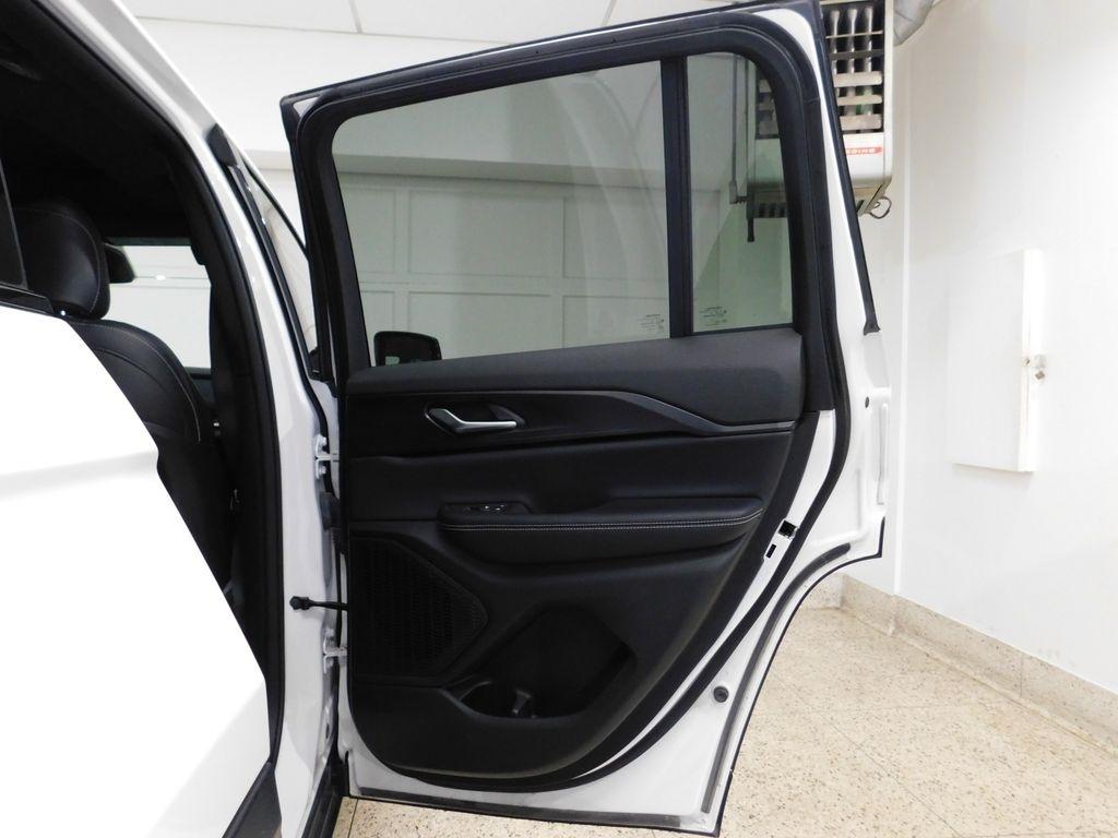 Jeep Grand Cherokee Laredo 4WD 2023