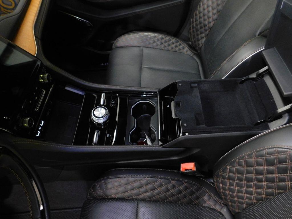 Jeep Grand Cherokee Summit 4WD 2024