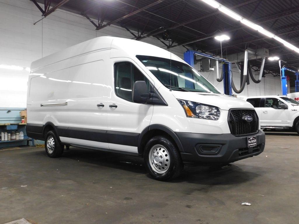 Ford Transit 250 Van High Roof w/Sliding Pass. 148-in. WB EL 2023