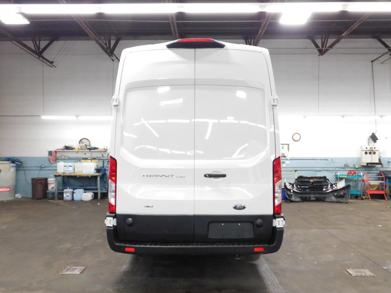 Ford Transit 250 Van High Roof w/Sliding Pass. 148-in. WB EL 2025