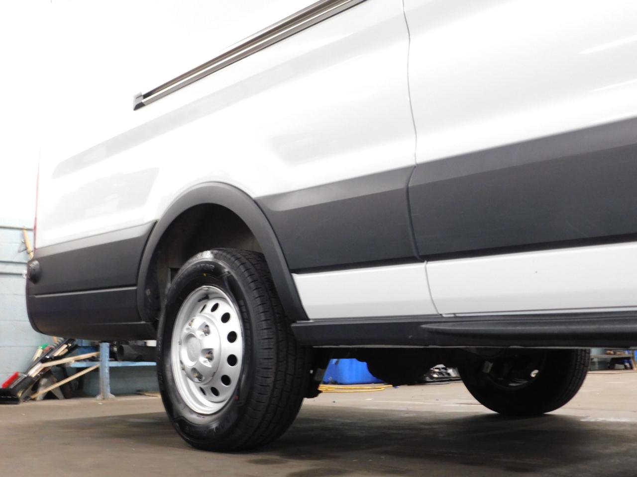 Ford Transit 250 Van High Roof w/Sliding Pass. 148-in. WB EL 2025