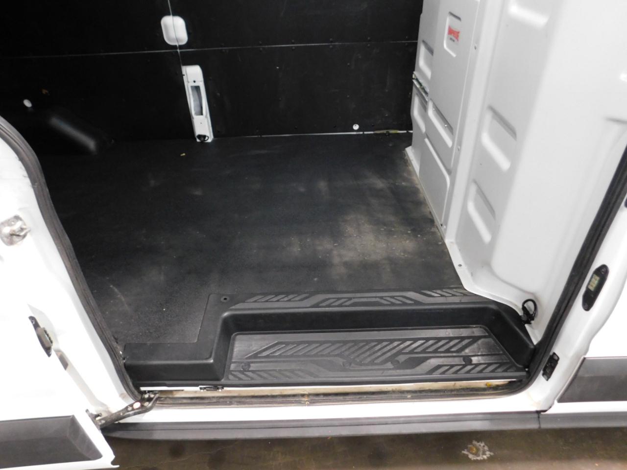 Ford Transit 250 Van High Roof w/Sliding Pass. 148-in. WB EL 2025