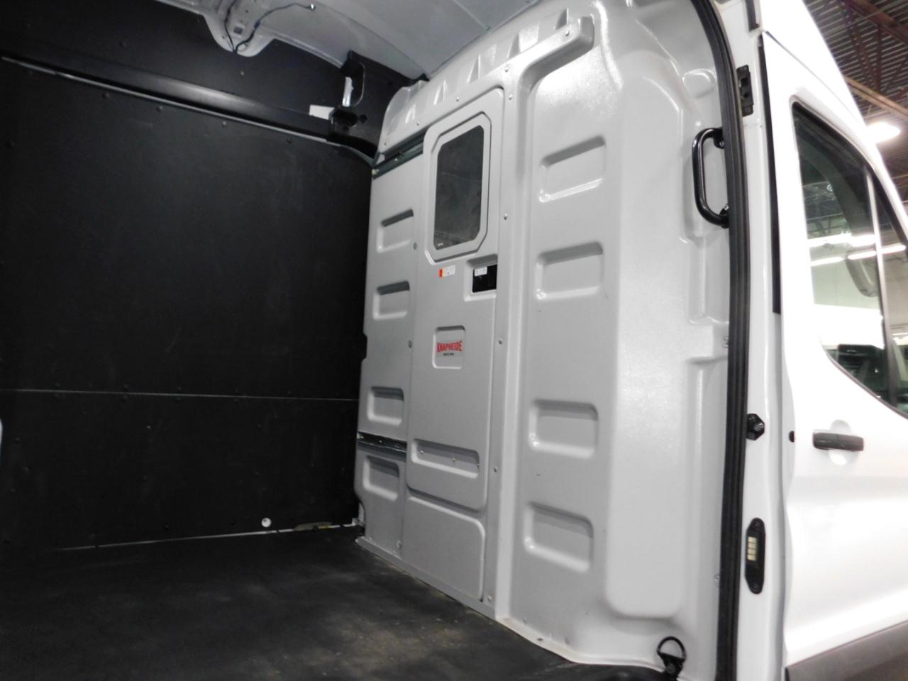 Ford Transit 250 Van High Roof w/Sliding Pass. 148-in. WB EL 2025