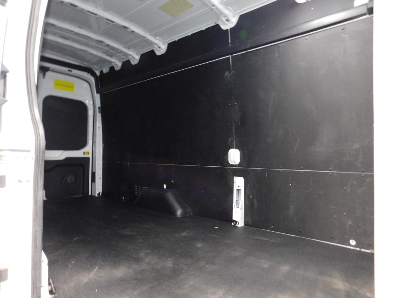 Ford Transit 250 Van High Roof w/Sliding Pass. 148-in. WB EL 2025