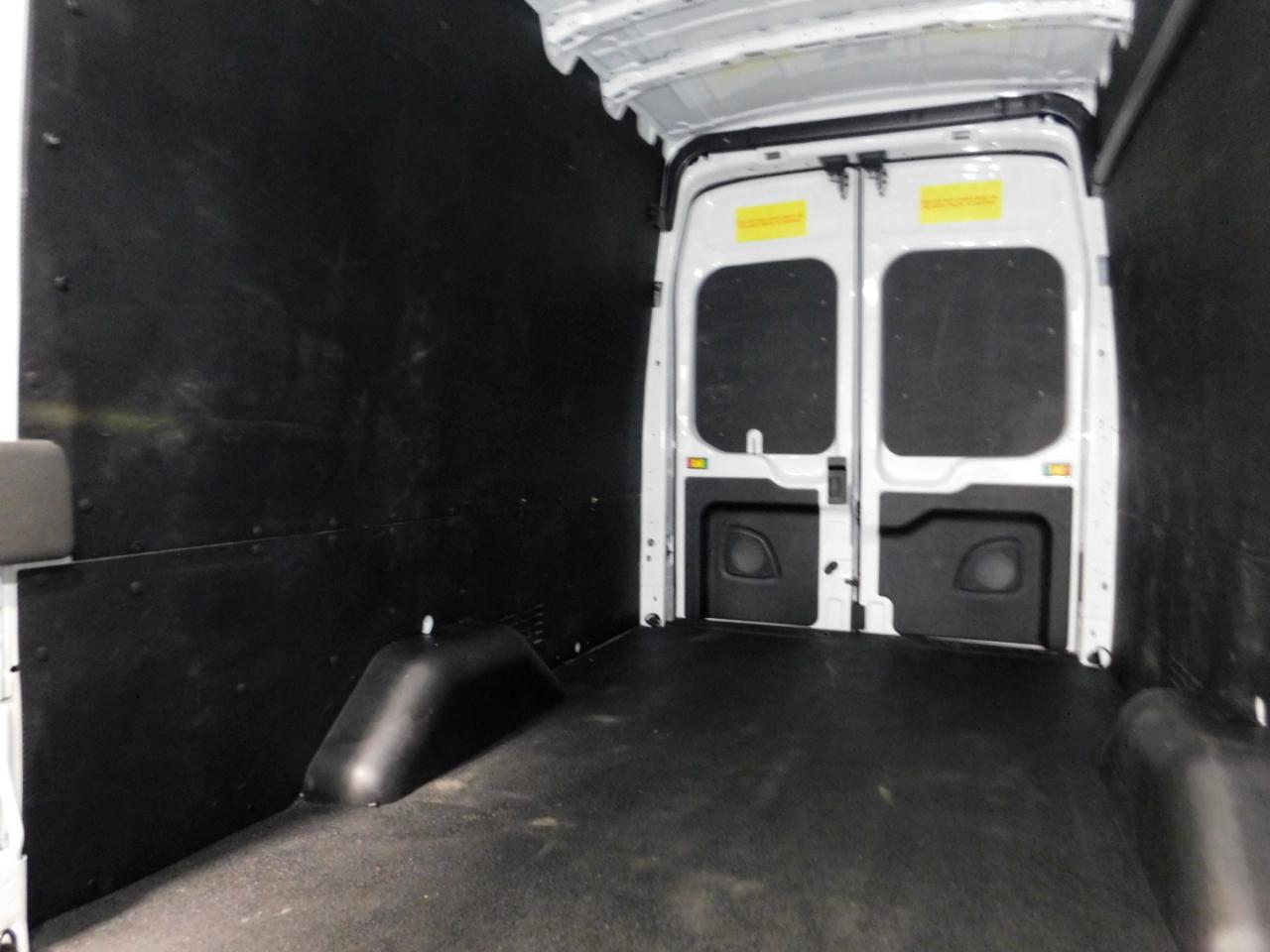 Ford Transit 250 Van High Roof w/Sliding Pass. 148-in. WB EL 2025