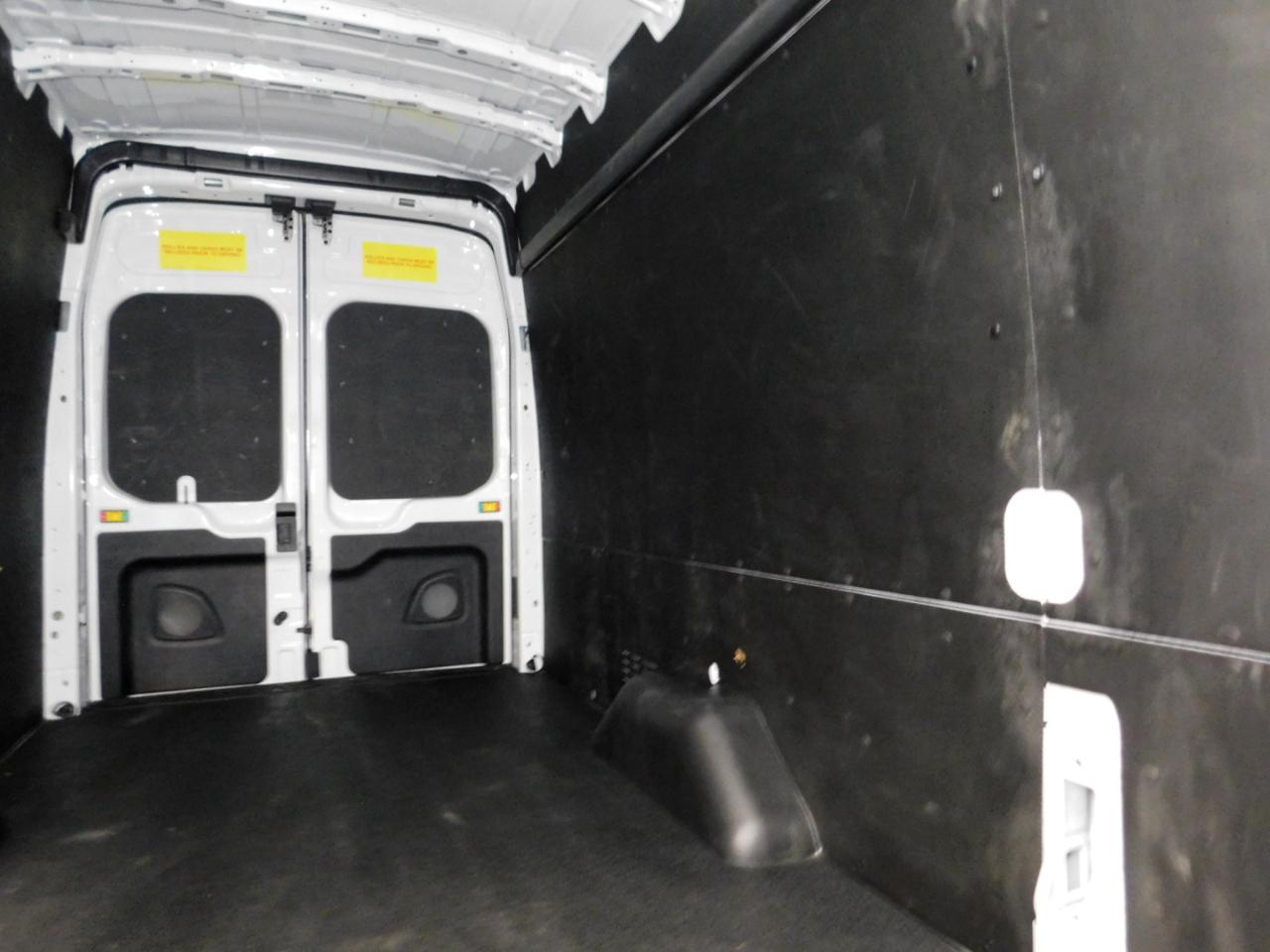 Ford Transit 250 Van High Roof w/Sliding Pass. 148-in. WB EL 2025