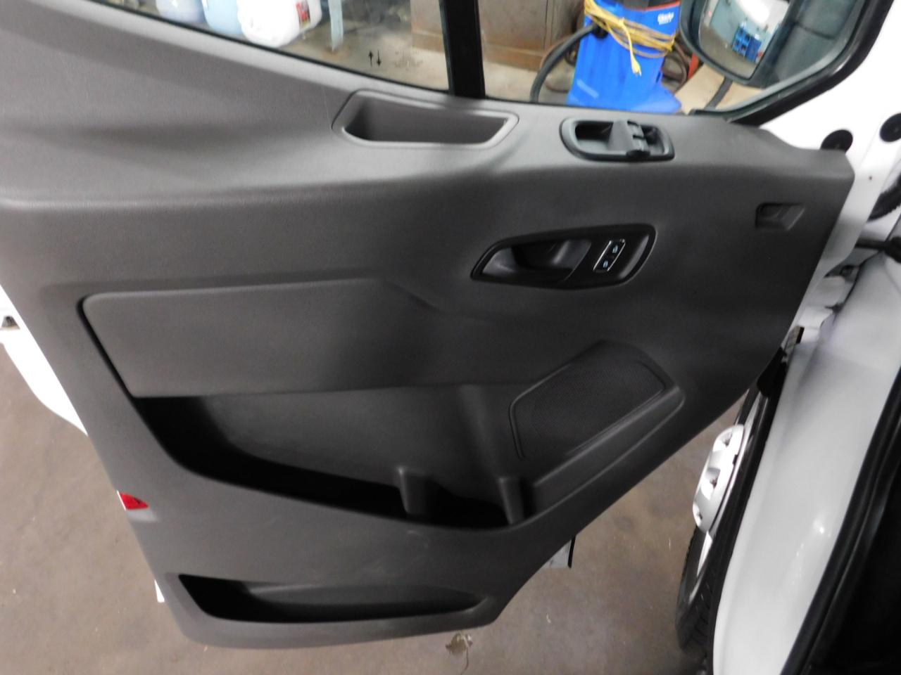 Ford Transit 250 Van High Roof w/Sliding Pass. 148-in. WB EL 2025