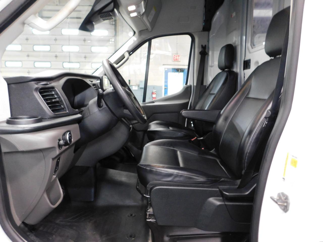 Ford Transit 250 Van High Roof w/Sliding Pass. 148-in. WB EL 2025