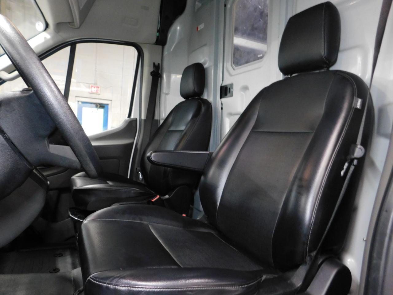 Ford Transit 250 Van High Roof w/Sliding Pass. 148-in. WB EL 2025